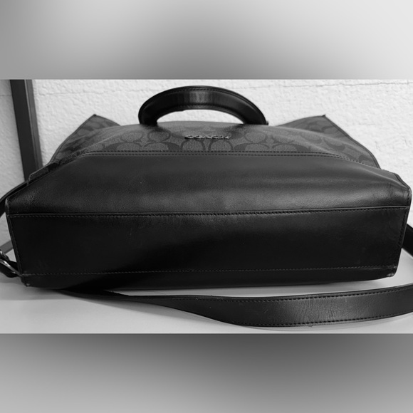 Coach Graham Structured Tote - Picture 7 of 15
